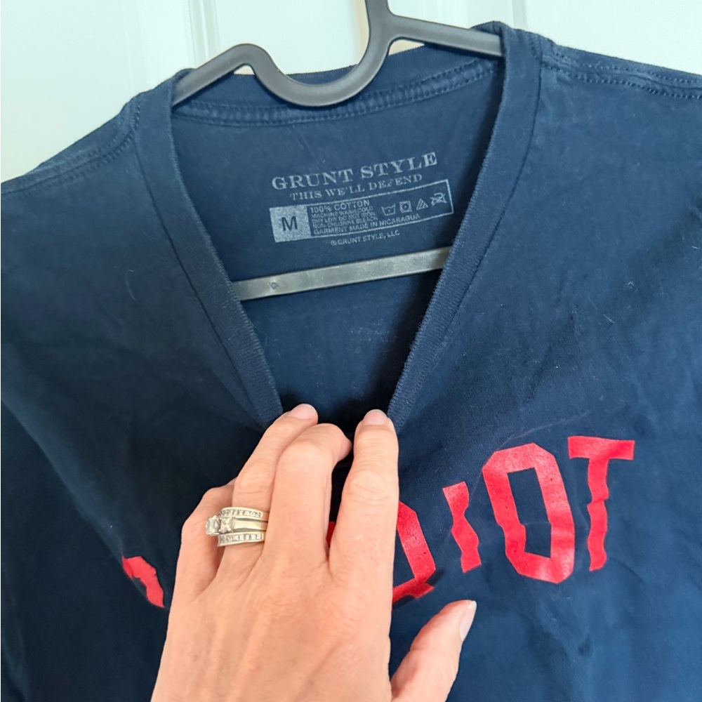 Grunt Style Women's Navy Blue Tee with Red Graphic